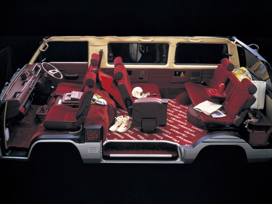  Mitsubishi Delica 4WD 1982 года  (фото 6 из 12)